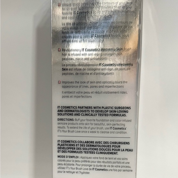 IT COSMETICS Heavenly Skin Skin-Hugging Foundation Brush #707 - Picture 4 of 7